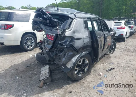 2018 Jeep Compass Trailhawk 4X4 из США, поврежденный, VIN 3C4NJDDB9JT441930